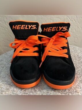 Heelys Youth 5 Black & Orange Roller Shoes • Style 770590 • Skates Sneakers